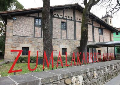 Imagen secundaria 1 - Imágenes de Albaola, Museo Zumalakarregi y el Topic de Tolosa. 