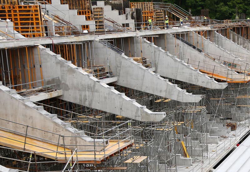 Las obras en el estadio de Anoeta avanzan al ritmo previsto y ya se puede ver buena parte de la grada sur, que recibirá el nombre de Aitor Zabaleta.