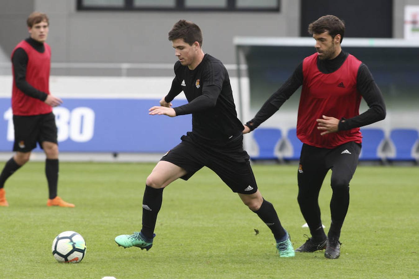 El equipo txuri-urdin se ha ejercitado con la baja de Héctor Moreno y la novedad de Le Normand 