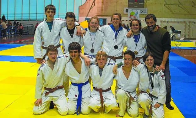 Judokas tolosarras de la categoría cadete en el Campeonato de Gipuzkoa.