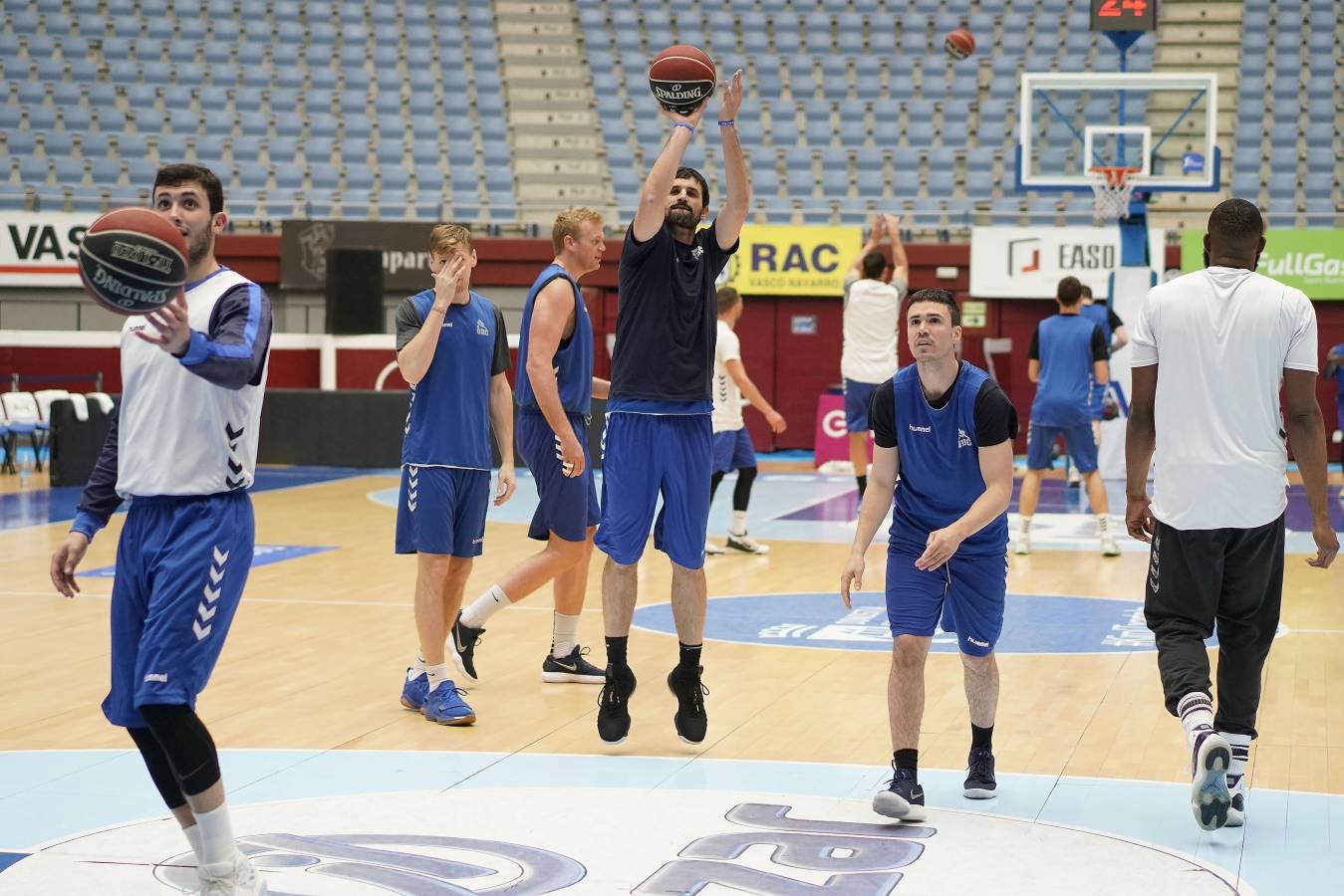 El jugador Asier de la Iglesia, que padece esclerosis múltiple, jugará este domingo en ACB con el Gipuzkoa Basket.