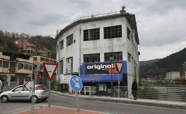 Vista exterior de la discoteca Guass de Elgoibar, cuando se llamaba Original en 2010. 