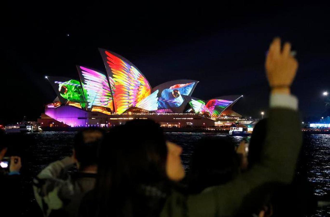 Proyecciones en las velas de la Ópera de Sydney durante el inicio oficial de Vivid Sydney, promovido como el festival de luz, música e ideas más grande del mundo, en Sydney, Australia.
