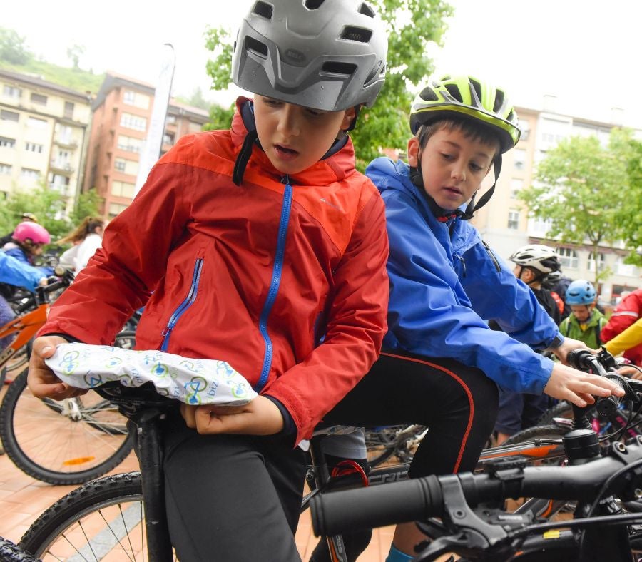 Gipuzkoa vive hoy y mañana sobre dos ruedas de la mano de la segunda feria Bicibizi, que desplegará un intenso programa de actividades, recorridos, talleres y actuaciones con la bicicleta como argumento.
