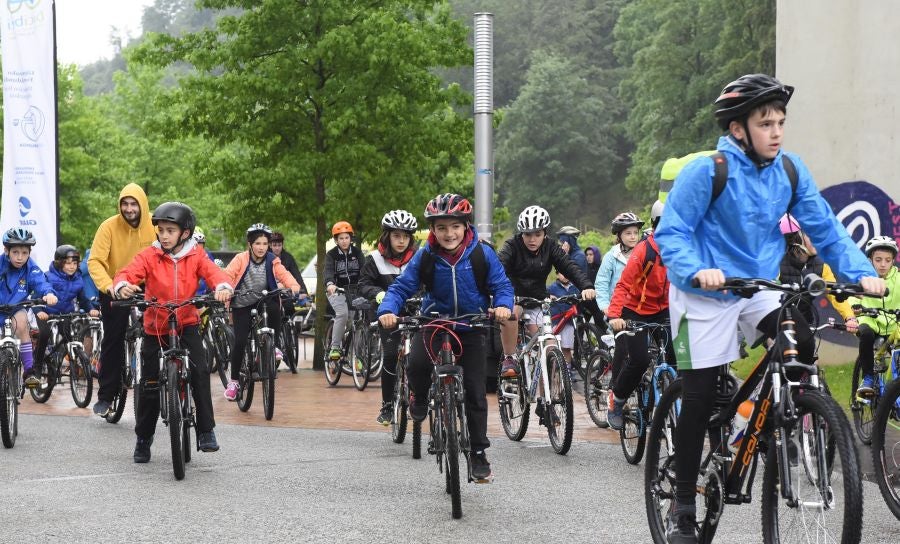 Gipuzkoa vive hoy y mañana sobre dos ruedas de la mano de la segunda feria Bicibizi, que desplegará un intenso programa de actividades, recorridos, talleres y actuaciones con la bicicleta como argumento.
