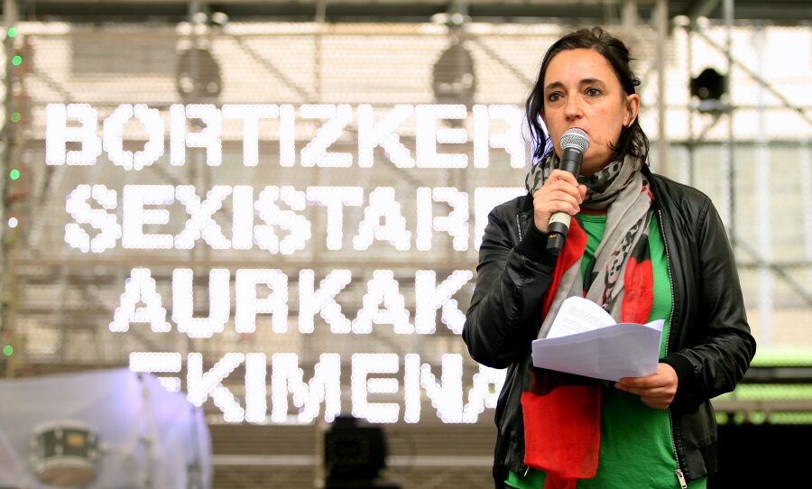 Olatu Talka ha tomado las calles con decenas de actividades, talleres y espectáculos. Un fin de semana oscurecido por el tiempo pero lleno de diversión para jóvenes y mayores.