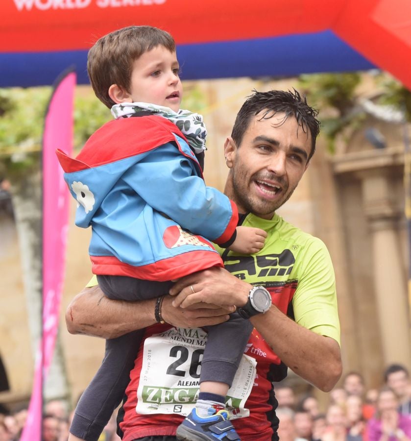El joven suizo Rémi Bonnet (23 años) se ha impuesto en la categoría masculina de la Zegama-Aizkorri tras completar la prueba en 3:53:57.