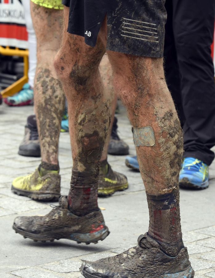 El joven suizo Rémi Bonnet (23 años) se ha impuesto en la categoría masculina de la Zegama-Aizkorri tras completar la prueba en 3:53:57.