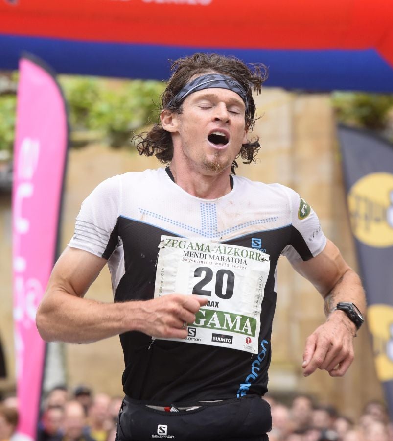 El joven suizo Rémi Bonnet (23 años) se ha impuesto en la categoría masculina de la Zegama-Aizkorri tras completar la prueba en 3:53:57.