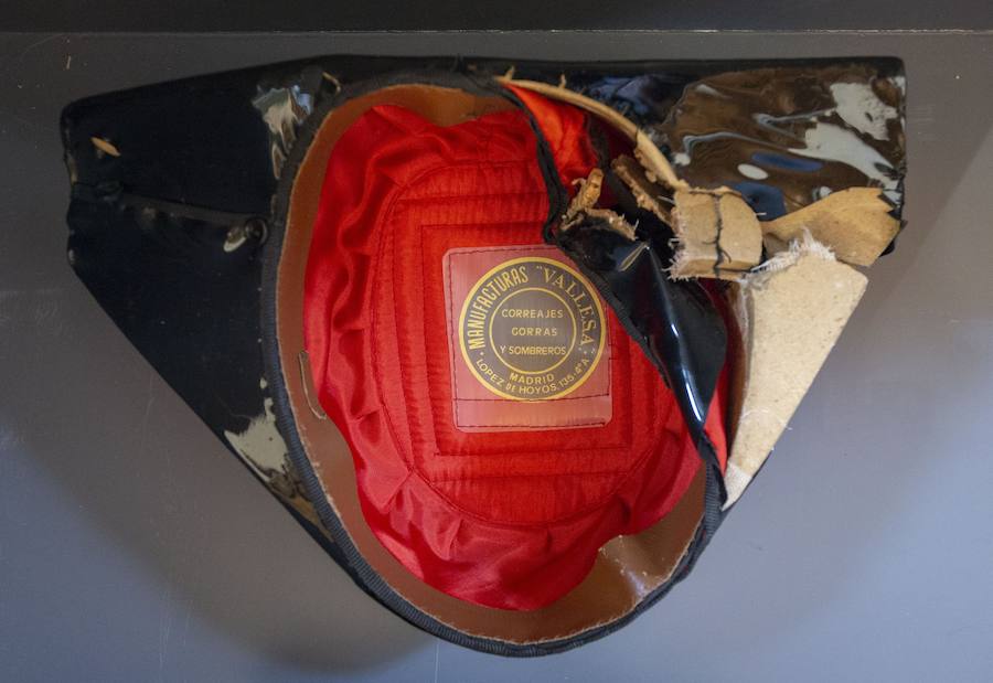 El ministro del Interior, Juan Ignacio Zoido, ha inaugurado este martes por la tarde en el Palacio de Miramar de San Sebastián la exposición itinerante 'La Guardia Civil frente al terrorismo: por la libertad y las víctimas', que estará abierta al público hasta este jueves.