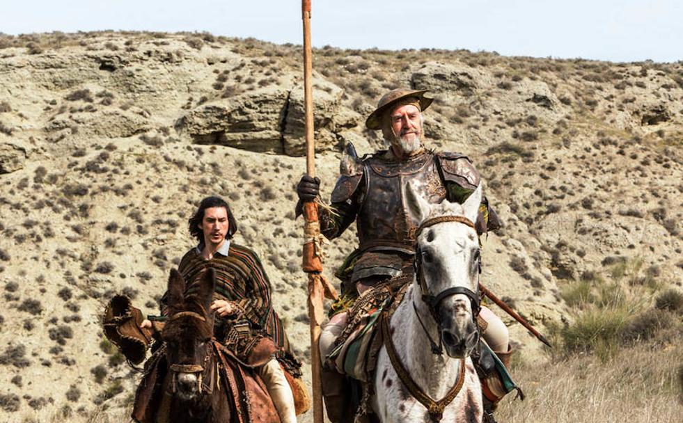 Jonathan Pryce y Adam Driver son los protagonistas de 'El hombre que mató a Don Quijote' (2018).