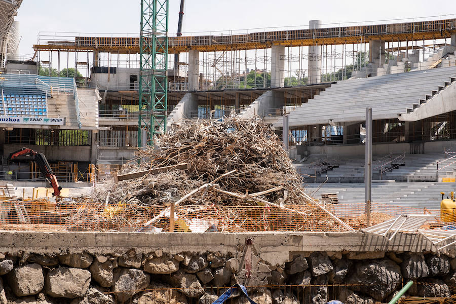 La remodelación del Estadio de Anoeta está dejando imágenes impactantes. Estas son las de este viernes.