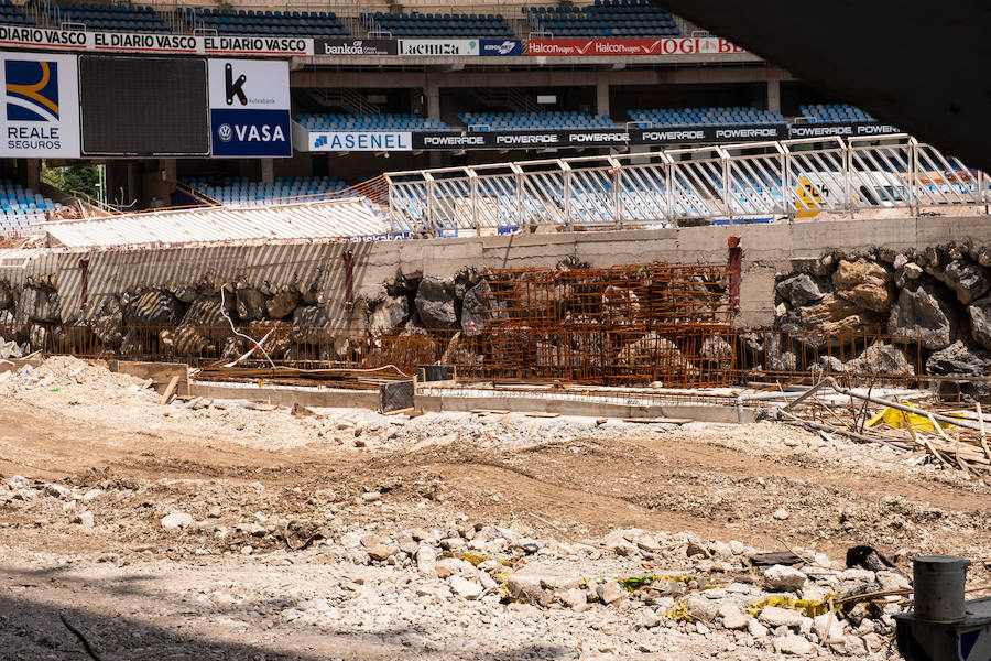 La remodelación del Estadio de Anoeta está dejando imágenes impactantes. Estas son las de este viernes.