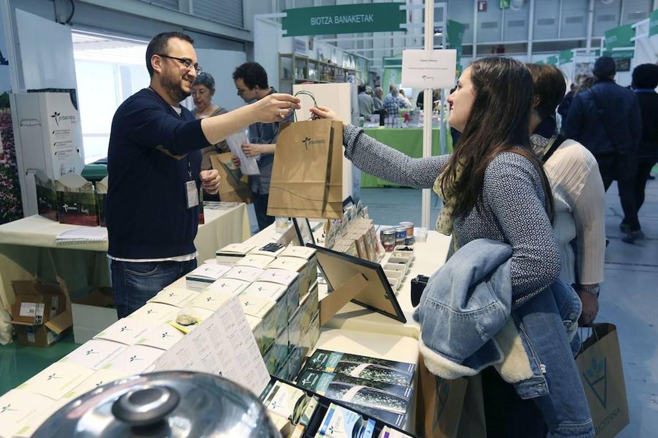 Este año Bioterra vuelve a acercar productos y servicios ecológicos y sostenibles. Su rigor, variedad y sus actividades complementarias hacen que este sea el evento de referencia en Euskadi. 