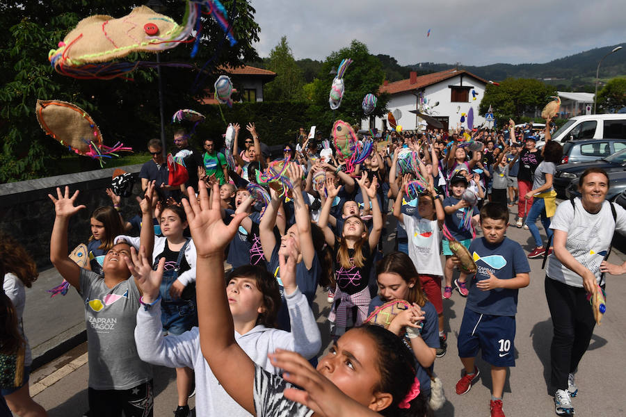 La villa costera acoge hoy la 27 edición de una celebración que tiene como objetivo «reivindicar que la escuela pública debe ser el eje del sistema educativo».