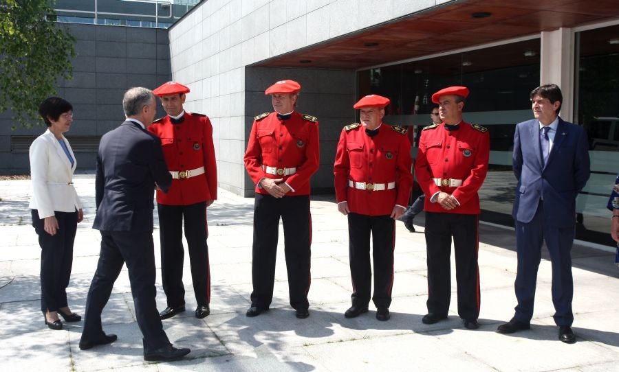 El museo de la Ertzaintza en Arkaute tendrá un «espacio permanente» dedicado a todos los agentes víctimas del terrorismo o fallecidos en acto de servicio, ha anunciado hoy el lehendakari, Iñigo Urkullu, durante la entrega de condecoraciones a ertzainas y policías de otros cuerpos.