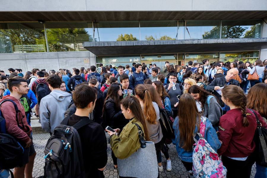 Más de 11.000 alumnos vascos han iniciado esta mañana las pruebas de acceso a la universidad. Las prueba de selectividad durarán tres días,