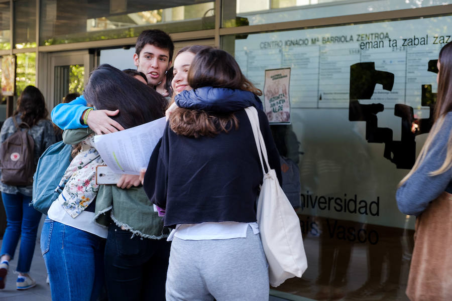 Más de 11.000 alumnos vascos han iniciado esta mañana las pruebas de acceso a la universidad. Las prueba de selectividad durarán tres días,