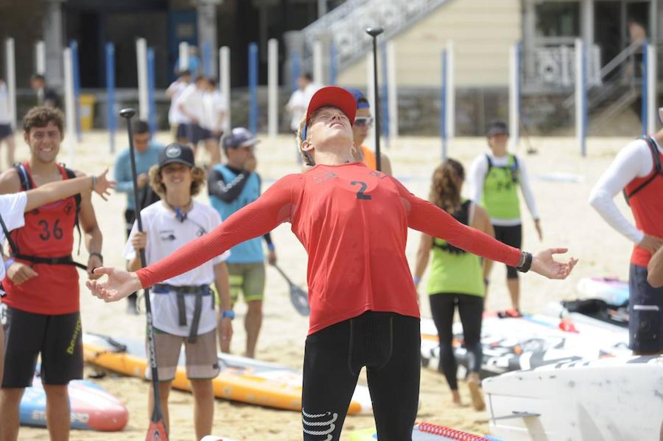 San Sebastián, de la mano del club Fortuna, ha acogido este sábado una de las citas del circuito europeo de stand up paddle valedera también para la clasificación mundial. Es el tercer año consecutivo que el circuito tiene parada en nuestra costa. 