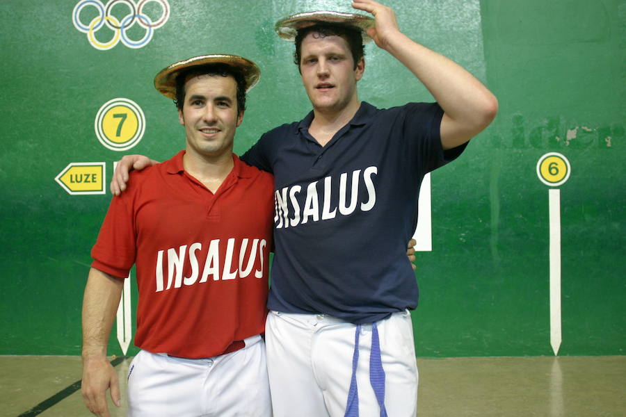 2006.- Koteto Ezkurra vence en la final del I Master Insalus. A su lado, el finalista Urrutia.