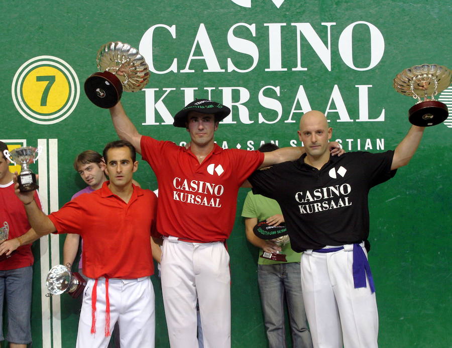 2005.- Final del Torneo de remonte Casino Kursaal, en la modalidad individual. El ganador Koteto Ezkurra flanqueado por Iñaki Lizaso y Patxi Zeberio.