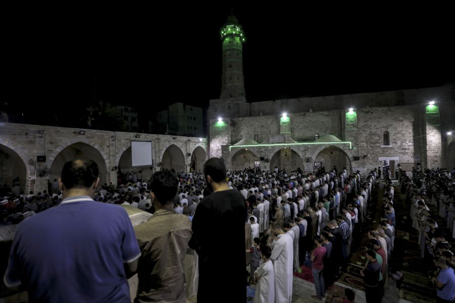 Los musulmanes de todo el mundo se están preparando para celebrar Eid al-Fitr, el festival de tres días que marca el final del mes sagrado musulmán de Ramadán, que se celebrará el 15 o el 16 de junio dependiendo del calendario lunar.