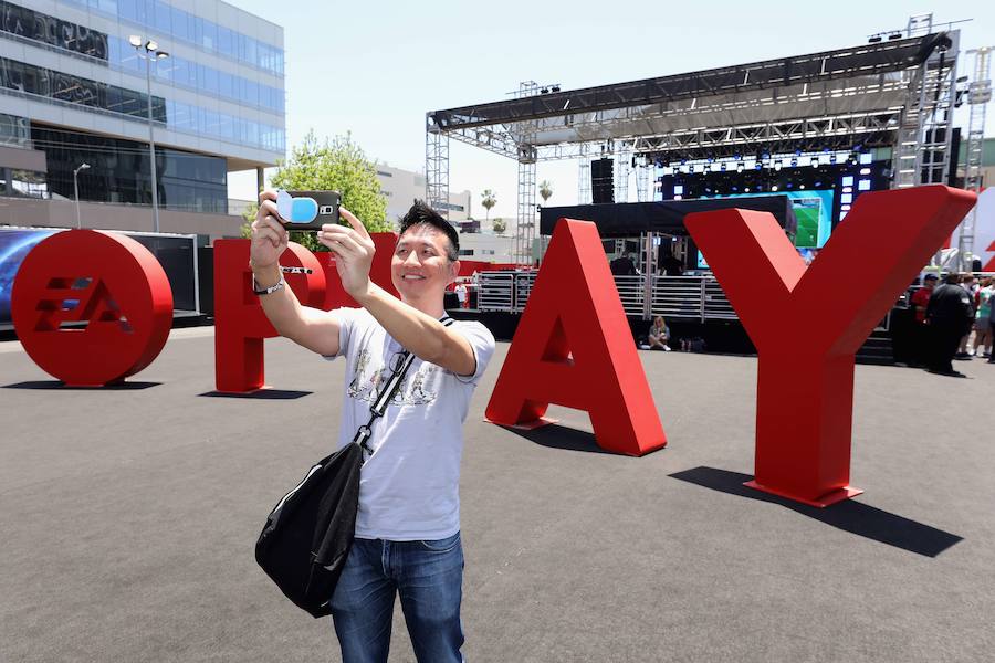 El «streaming» y otras vías de futuro para el sector de los videojuegos han sido protagonistas destacados en la feria E3, que cierra este jueves sus puertas en Los Ángeles.