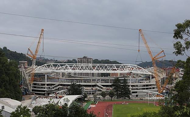 Galería. La cercha ya ha sido colocada.