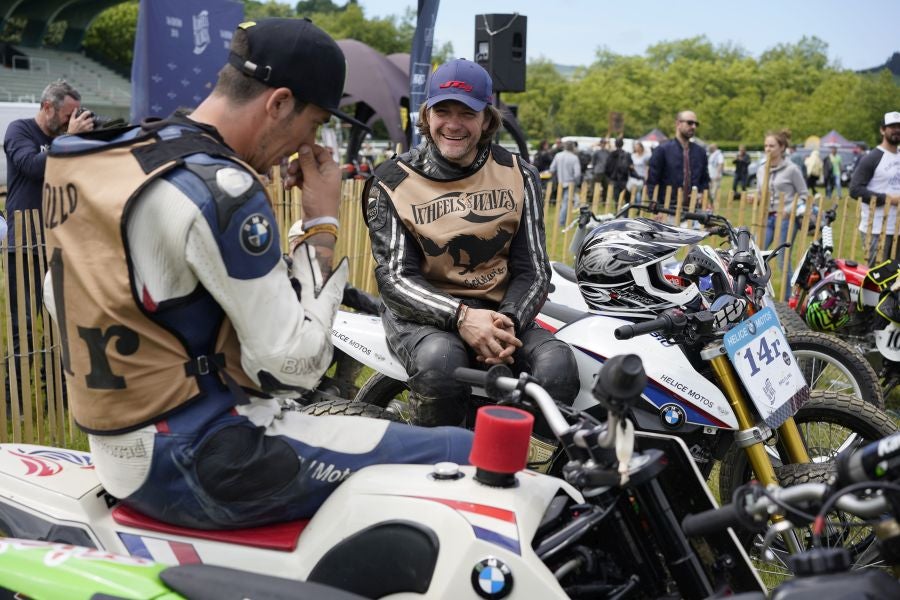Dentro del hipódromo se ha desarrollado la prueba 'Flat Track', una carrera disputada en circuito de tierra cuya agresividad deja fuera los menos valientes. 