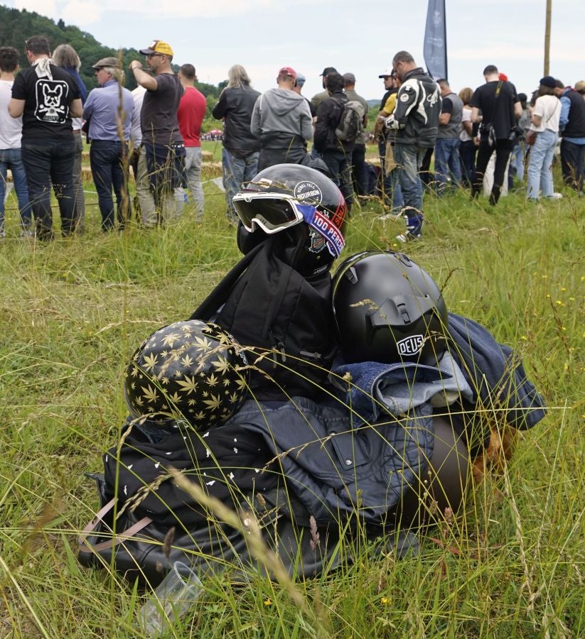 Dentro del hipódromo se ha desarrollado la prueba 'Flat Track', una carrera disputada en circuito de tierra cuya agresividad deja fuera los menos valientes. 
