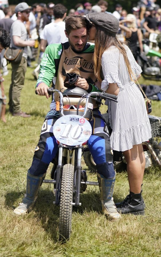 Dentro del hipódromo se ha desarrollado la prueba 'Flat Track', una carrera disputada en circuito de tierra cuya agresividad deja fuera los menos valientes. 