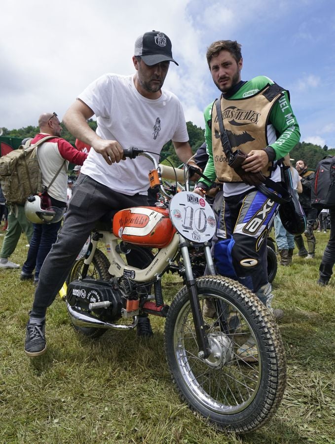Dentro del hipódromo se ha desarrollado la prueba 'Flat Track', una carrera disputada en circuito de tierra cuya agresividad deja fuera los menos valientes. 