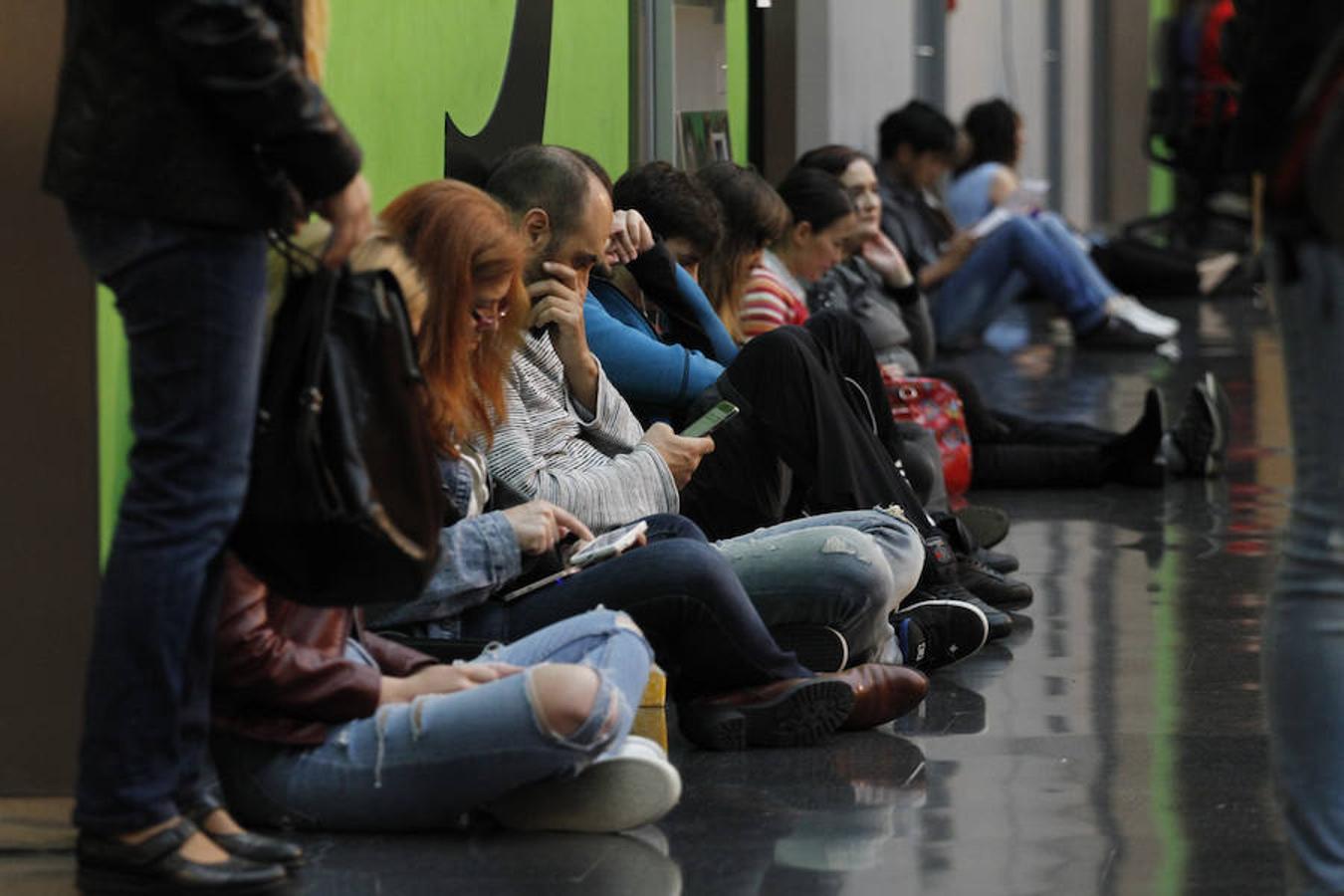 Las oposiciones pasan este fin de semana su momento más crítico al examinarse 76.500 aspirantes en tres días