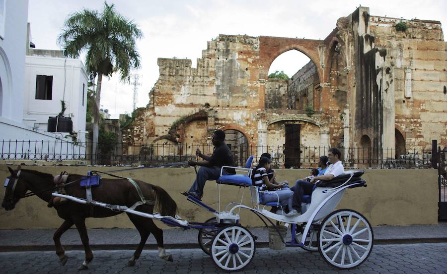 Las interminables playas paradisíacas de la Rivera Maya, Punta Cana o Varadero se imponen por su atractivo con kilómetros de arena blanca y fina, aguas cristalinas y de un azul turquesa intenso