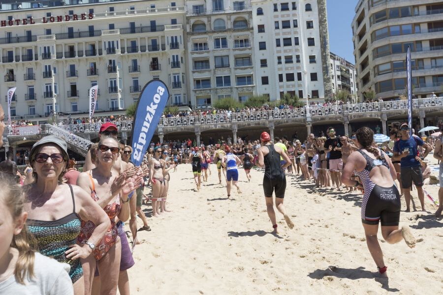 Elisabeth Ibazeta Ondarroa (33:25), María Boix Barcelona (33:29) y Maddi Marquet, se hacen con el podiio.