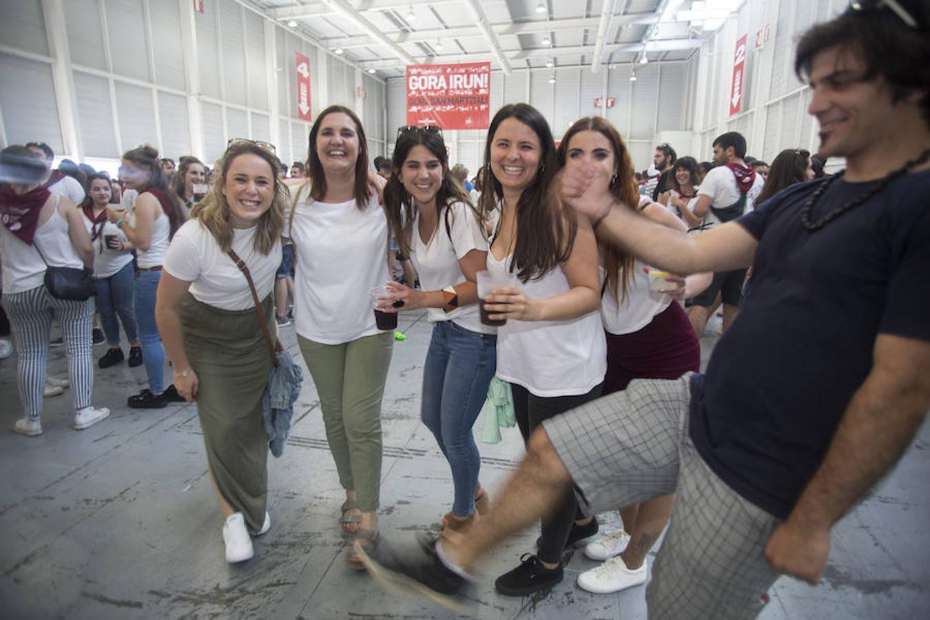La comida de cuadrillas y diferentes actividades sirvieron de aperitivo para el arranque de las fiestas