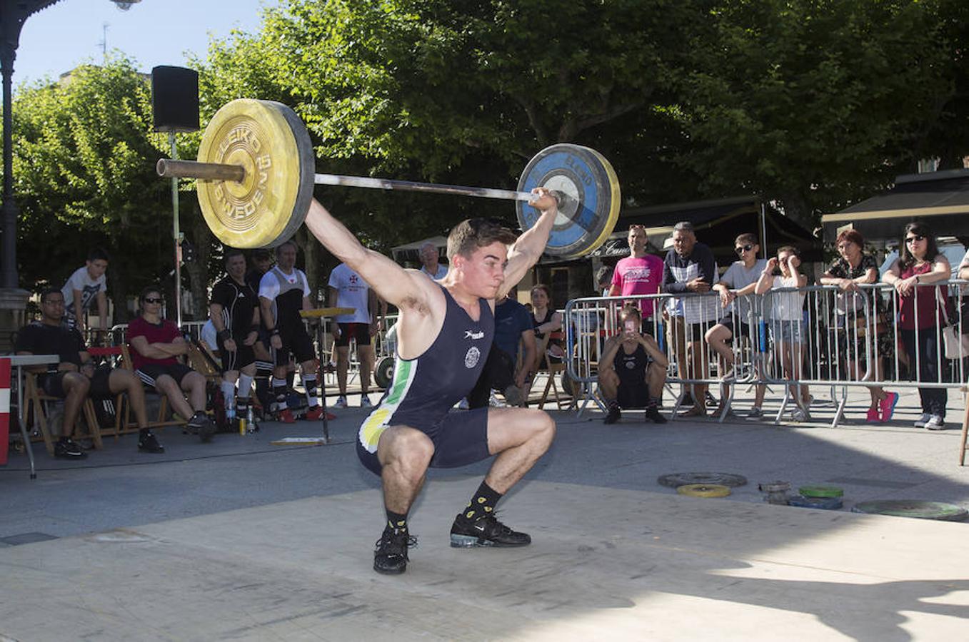 La comida de cuadrillas y diferentes actividades sirvieron de aperitivo para el arranque de las fiestas