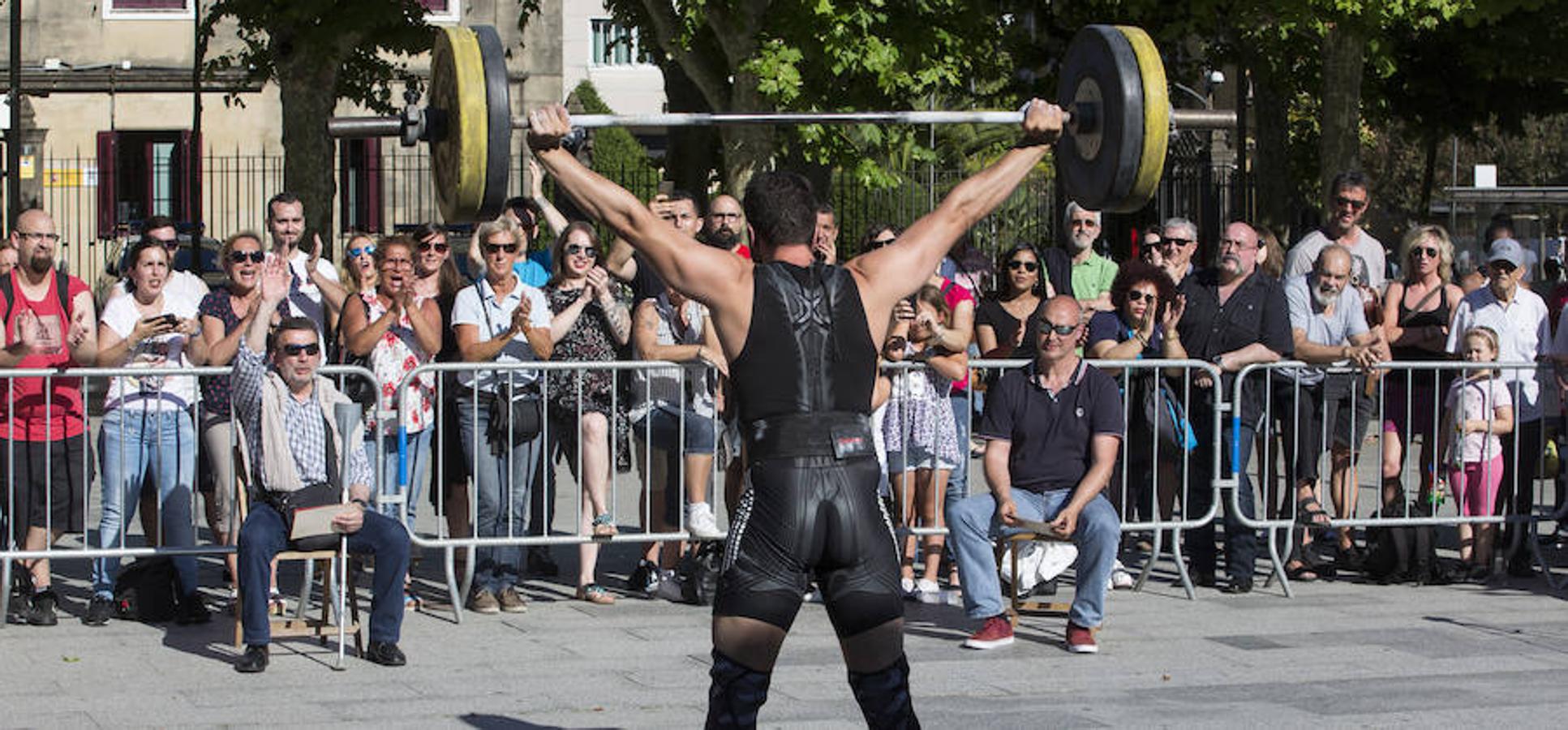 La comida de cuadrillas y diferentes actividades sirvieron de aperitivo para el arranque de las fiestas