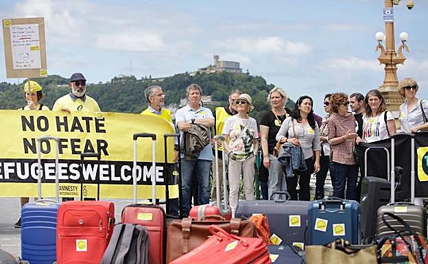 Acto de apoyo a los refugiados en Donostia. 