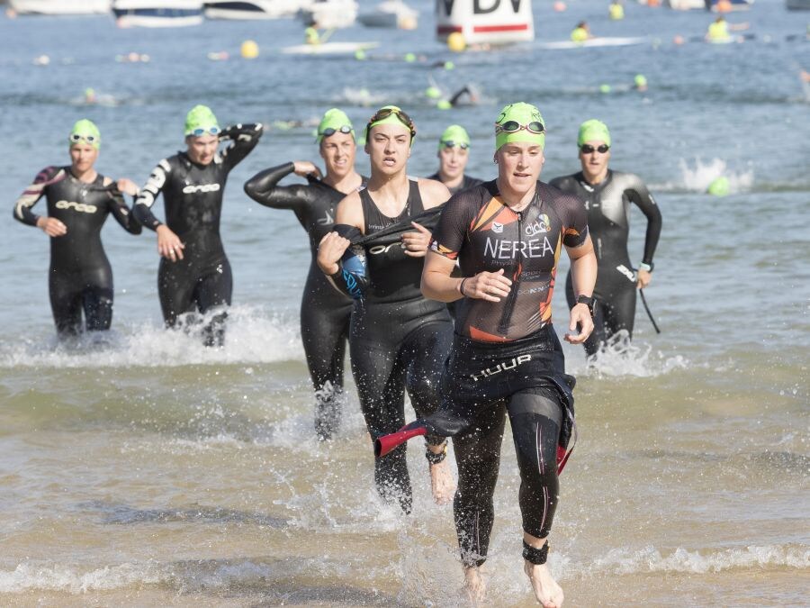 El albaceteño de 24 años David Castro se metió en el bolsillo a la entregada y numerosa afición donostiarra que aplaudió con entusiasmo eltriunfo del triatleta en el 33 Memorial Onditz disputado este domingo.