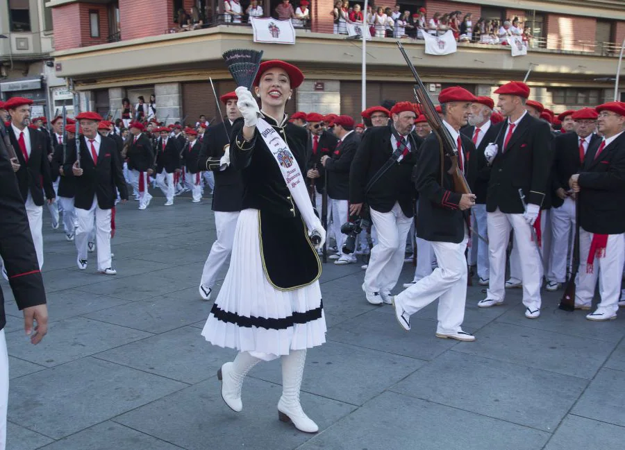 Los iruneses han disfrutado, desde primera hora, del día grande de las fiestas de San Pedro y San Marcial.