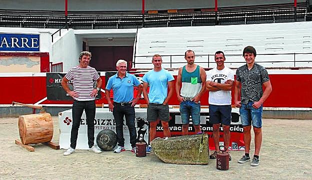 Arria V.a, Txapartegi, Zelai, Maiza, Zaldua eta Arria VI.a, zezen-plazan egindako aurkezpenean. 