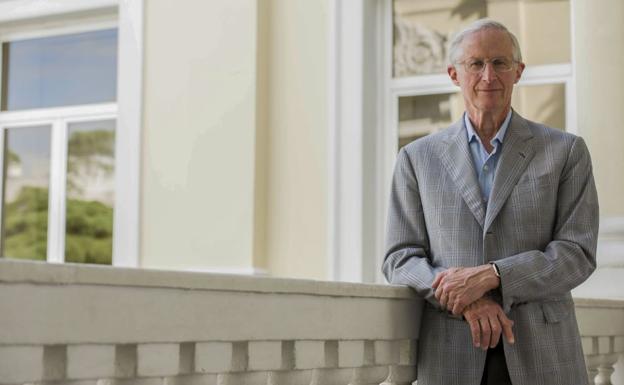 El profesor William Nordhaus, en Madrid, en un momento de la entrevista.