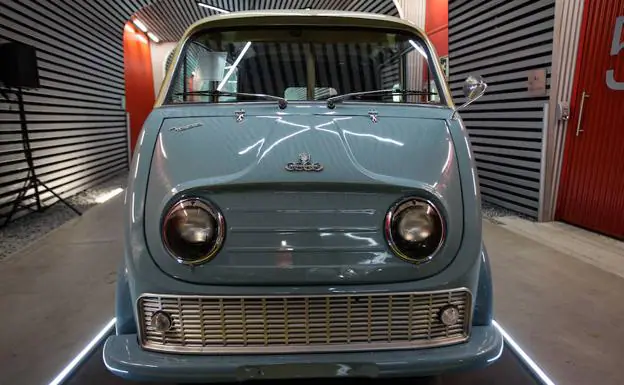 DKW Auto-Unión F-89 LImosa, con domicilio social en Vitoria, firmó un acuerdo con Auto Unión GMBH para inicIar la construcción de los vehículos DKW. Pese a que hubo importantes intentos de fabricar el automóvil DKW, solo se llegó a construir la furgoneta, inicialmente en sus versiones F 98, para conseguir en 1960, con la 800 S, un segundo contrato de fabricación de estas furgonetas.