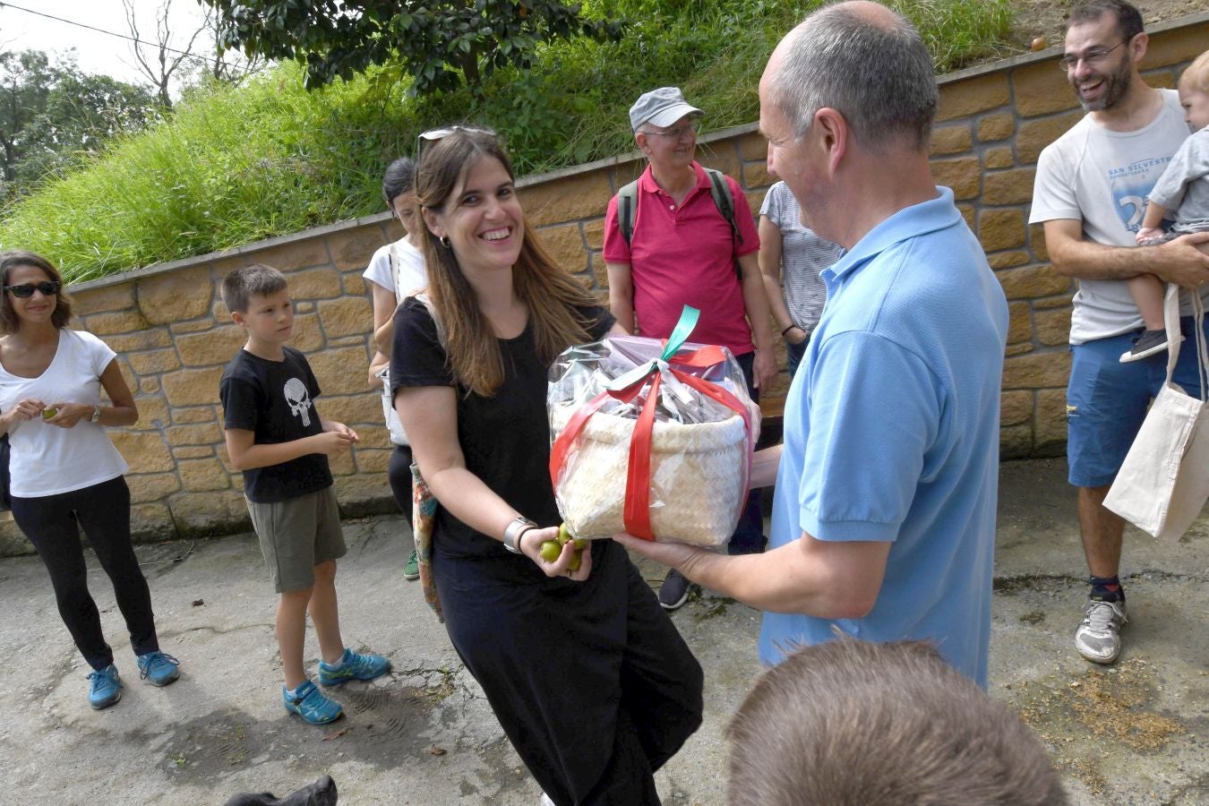«Ongi etorri baserrira!» es una iniciativa de puertas abiertas que permite visitar caseríos guipuzcoanos y ver cómo es su día a día trabajando
