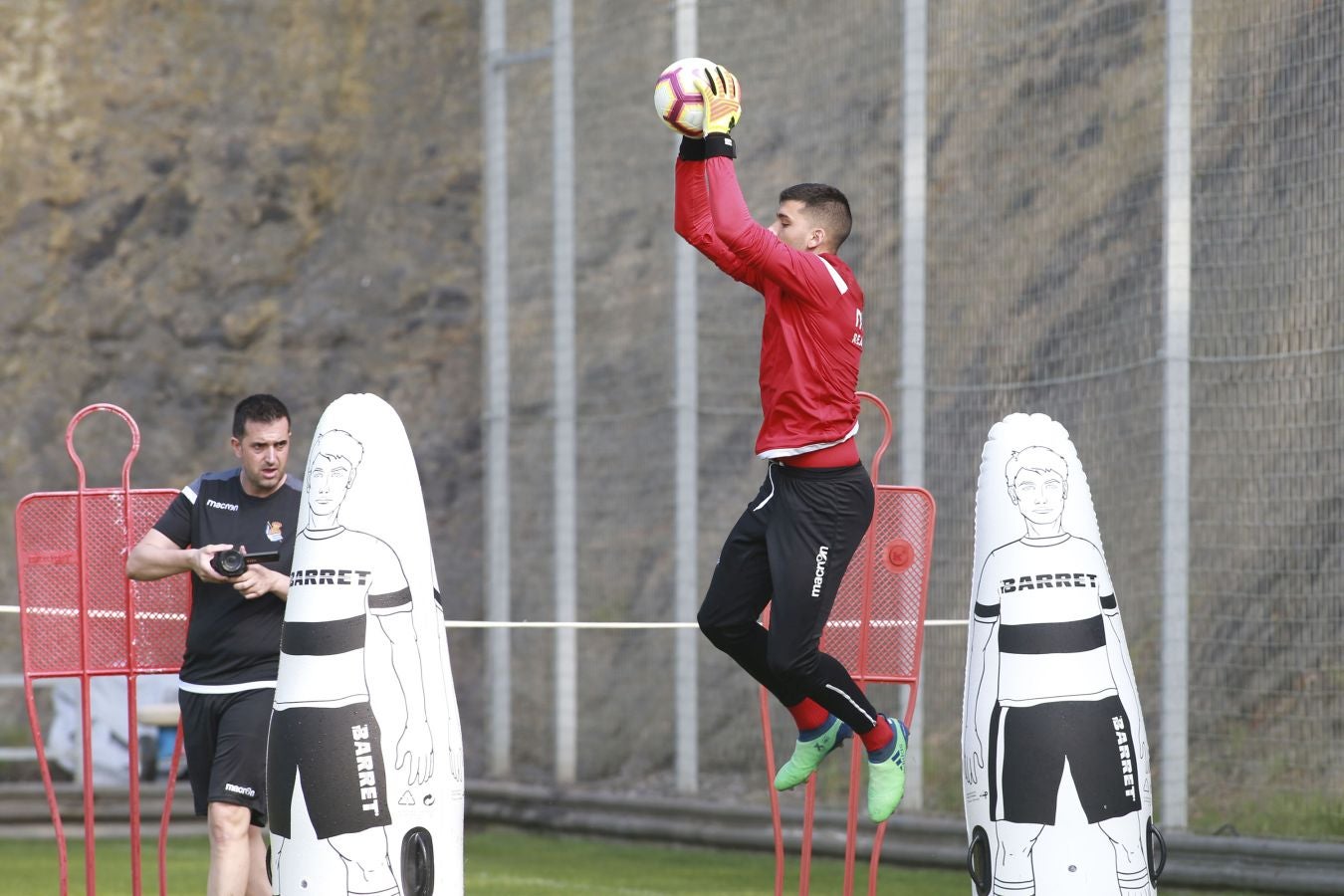 Segundo entrenamiento de la semana en Zubieta para los hombres de Asier Garitano.
