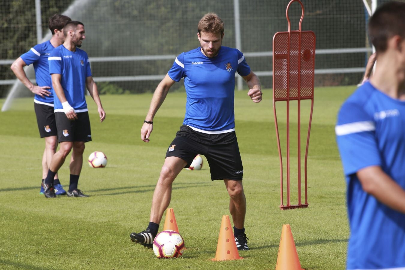 Segundo entrenamiento de la semana en Zubieta para los hombres de Asier Garitano.