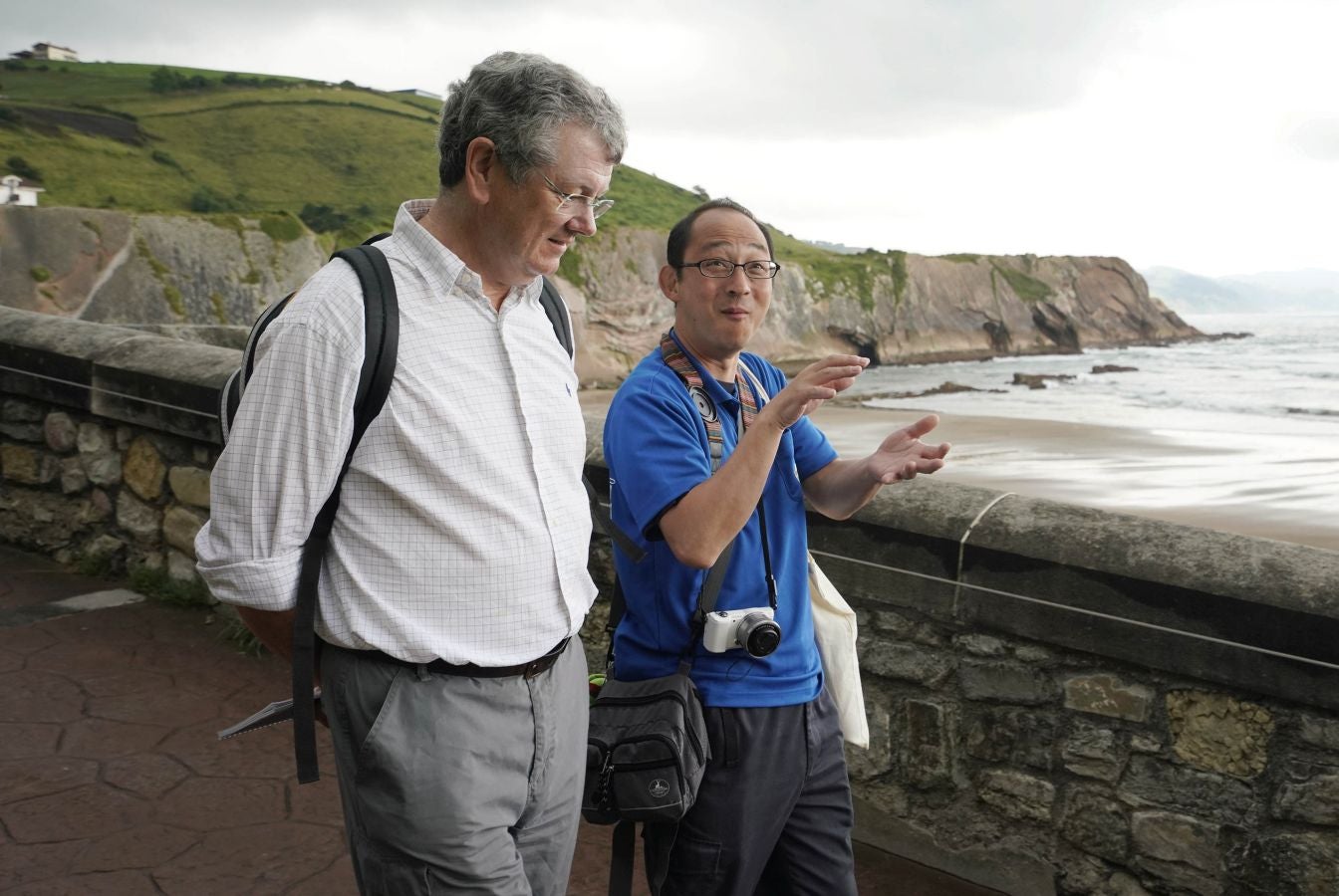 Cuatro años después de su primer proceso de revalidación, superado de manera contundente con una 'tarjeta verde', el Geoparque de la Costa Vasca acoge a evaluadores internacionales de la Unesco para determinar si continúa como Geoparque Mundial de la Unesco por un período de otros cuatro años.