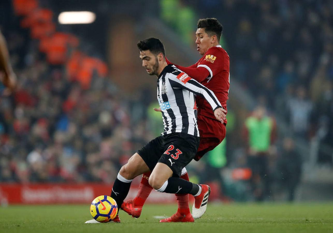 El nuevo jugador de la Real Sociedad se inició en Osasuna, donde llamó la atención del Dortmund alemán. Después fichó por el Newcastle. También sabe lo que es jugar en diferentes categorías de la selección española. 