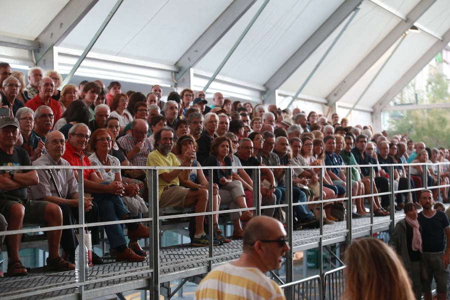 Esta noche, la actividad musical se concentra en la Benta, cuya enorme carpa alberga las actuaciones de Noa Voll Damn & The Hell Drinkers, JT Lauritsen & The Buckshot Hunters y los Canned Heat